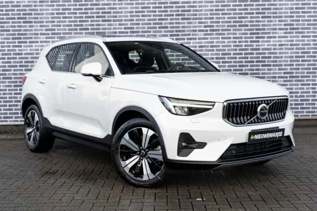 Volvo XC40 (2022) thumbnail 3