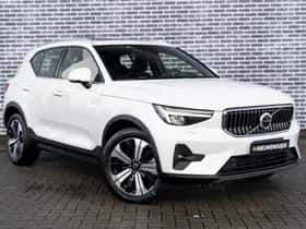 Volvo XC40 thumbnail 3