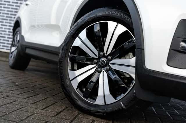 Volvo XC40 (2022) thumbnail 4