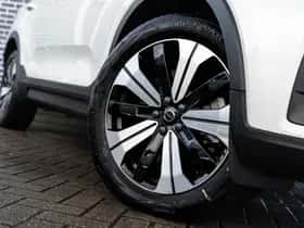 Volvo XC40 thumbnail 4