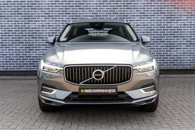 Volvo XC60 (2018) thumbnail 2