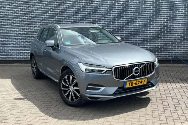 Volvo XC60 (2018) thumbnail 3