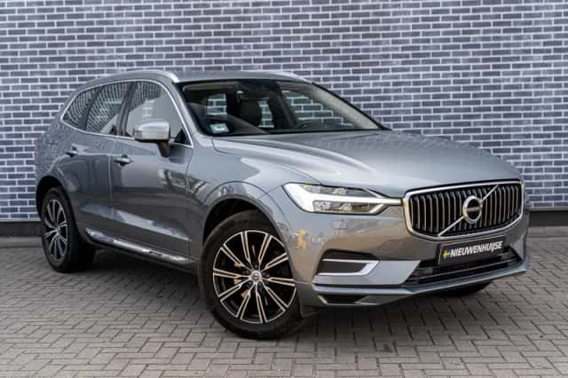 Volvo XC60 (2018) thumbnail 3