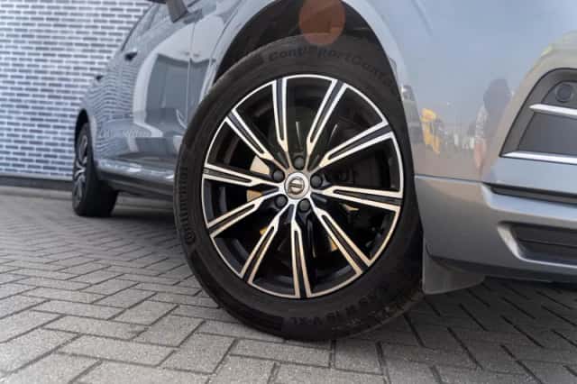 Volvo XC60 (2018) thumbnail 4
