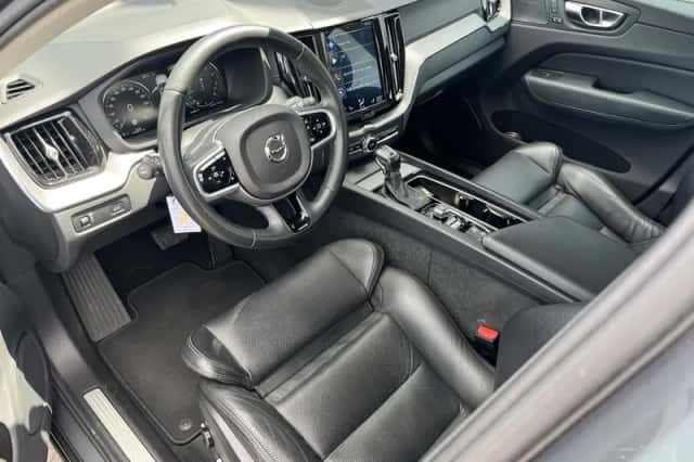 Volvo XC60 (2018) thumbnail 5