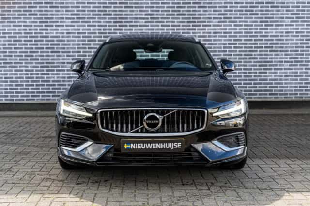 Volvo V60 (2019) thumbnail 2