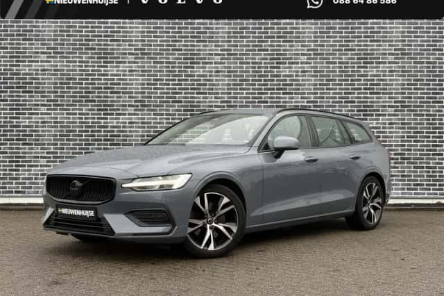 Volvo V60 (2023) thumbnail 1