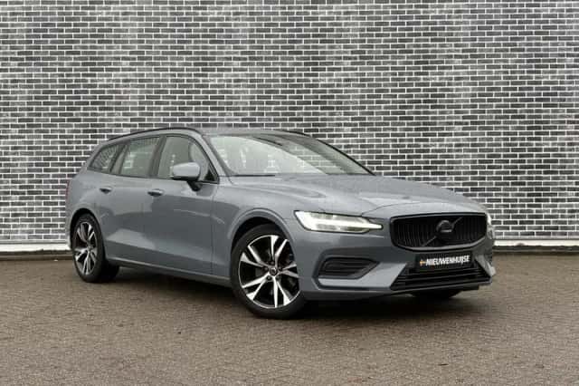 Volvo V60 (2023) thumbnail 2
