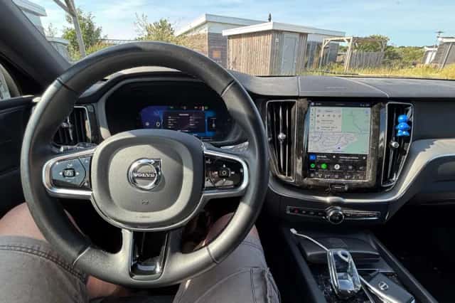 Volvo XC60 (2023) thumbnail 4