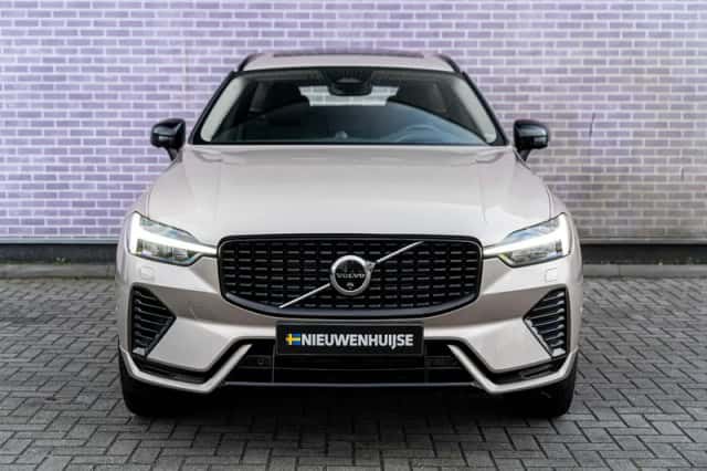 Volvo XC60 (2024) thumbnail 2