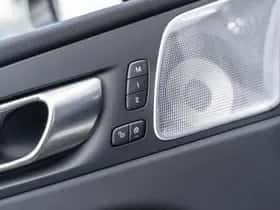Volvo XC60 thumbnail 25
