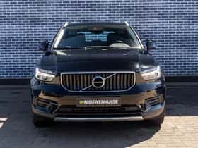 Volvo XC40 thumbnail 2