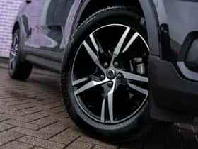 Volvo XC40 thumbnail 4