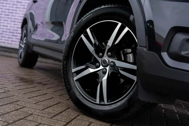 Volvo XC40 (2021) thumbnail 5