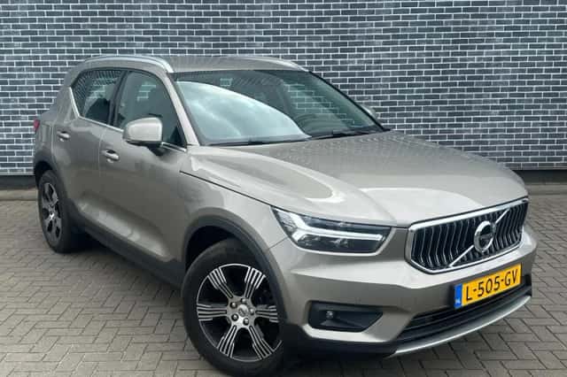 Volvo XC40 (2021) thumbnail 3