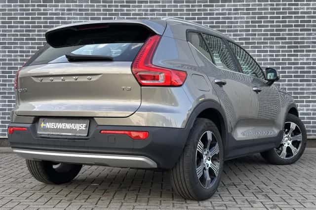 Volvo XC40 (2021) thumbnail 4