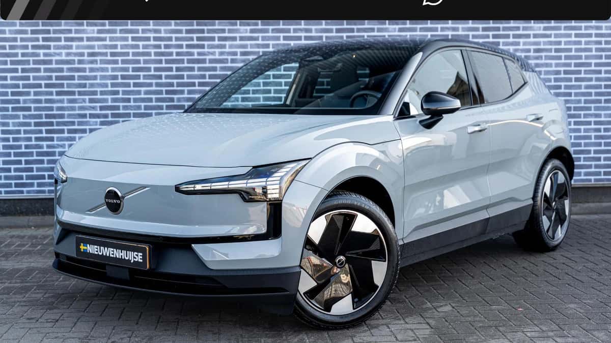 Volvo EX30 — foto 1