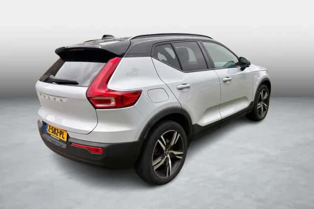 Volvo XC40 (2021) thumbnail 2