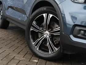 Volvo XC40 thumbnail 5