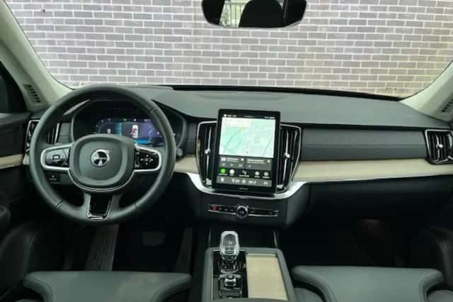 Volvo XC90 (2025) thumbnail 6