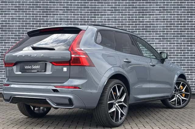 Volvo XC60 (2023) thumbnail 3