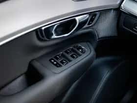 Volvo XC90 thumbnail 26