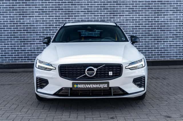Volvo V60 (2020) thumbnail 2
