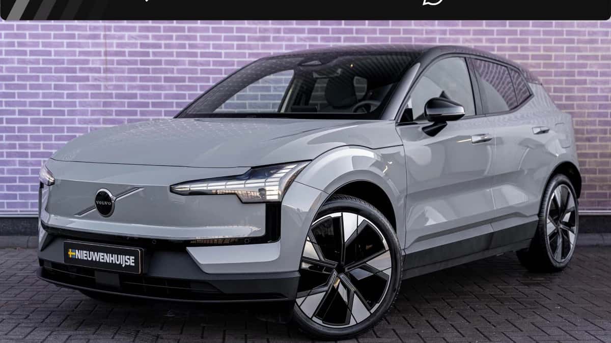 Volvo EX30 (2025) — foto 1