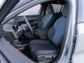 Volvo EX30 (2025) thumbnail 18