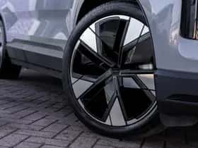 Volvo EX30 (2025) thumbnail 4