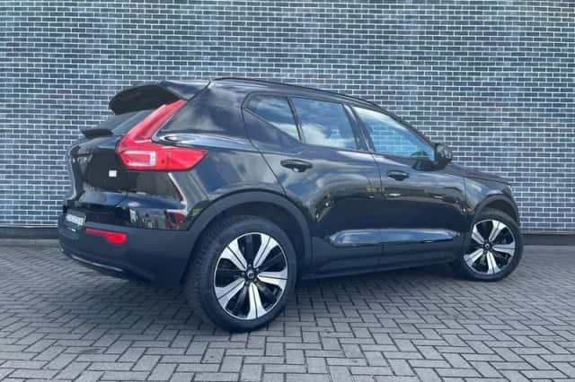 Volvo XC40 (2023) thumbnail 3