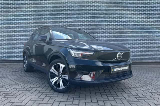 Volvo XC40 (2023) thumbnail 4