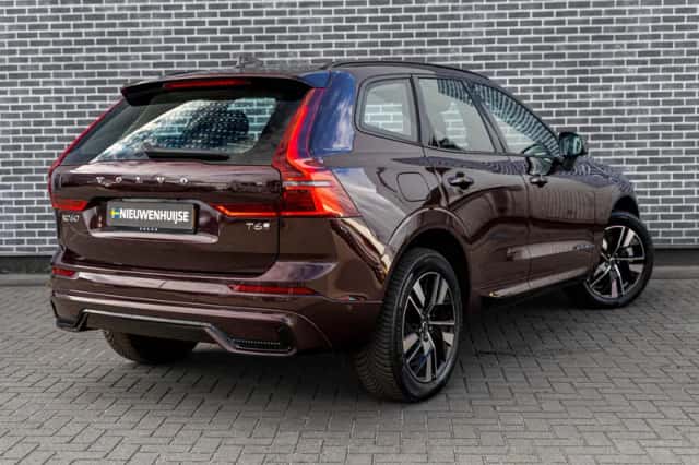 Volvo XC60 (2025) thumbnail 2