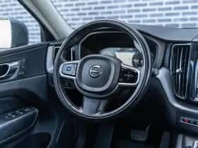 Volvo XC60 (2018) thumbnail 30