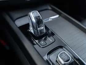 Volvo XC60 (2018) thumbnail 37