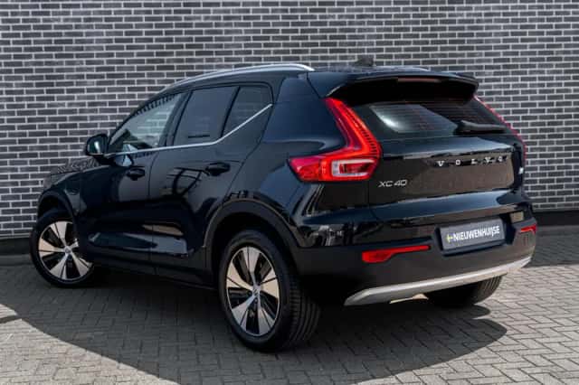 Volvo XC40 (2021) thumbnail 2
