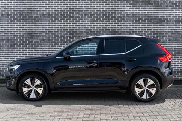 Volvo XC40 (2021) thumbnail 3