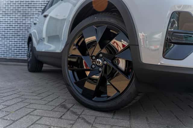Volvo EX40 (2026) thumbnail 4