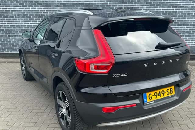 Volvo XC40 (2019) thumbnail 4