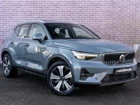 Volvo XC40 thumbnail 2