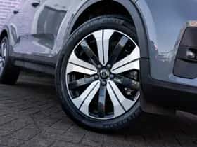 Volvo XC40 thumbnail 3