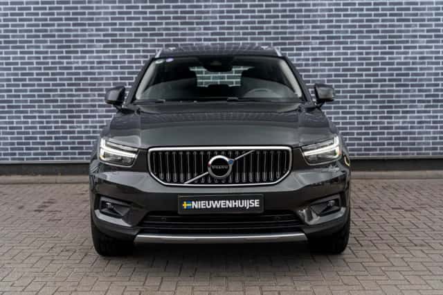 Volvo XC40 (2019) thumbnail 2
