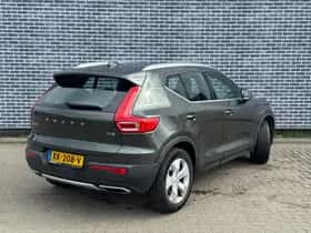 Volvo XC40 (2019) thumbnail 2