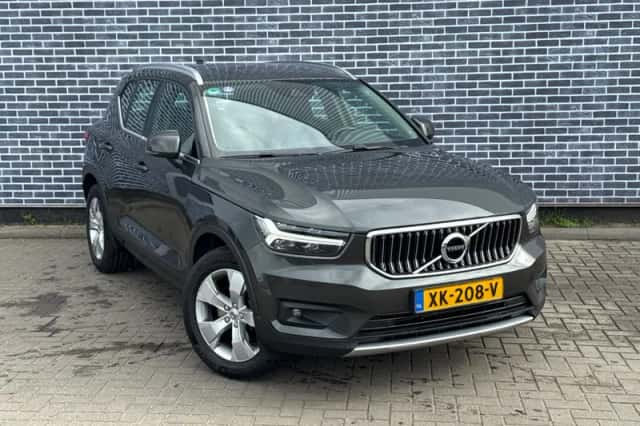 Volvo XC40 (2019) thumbnail 3