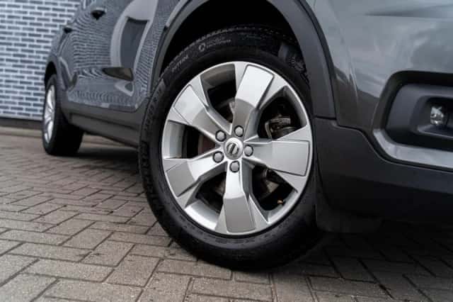 Volvo XC40 (2019) thumbnail 4