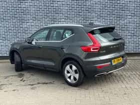 Volvo XC40 thumbnail 4