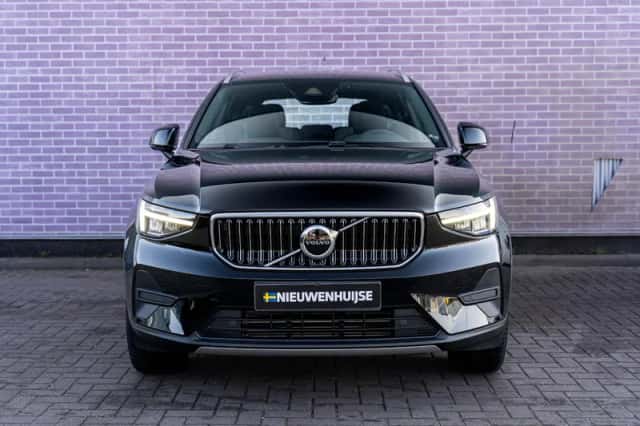Volvo XC40 (2022) thumbnail 2