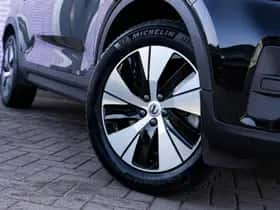 Volvo XC40 thumbnail 4