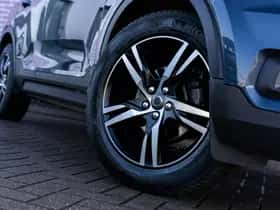 Volvo XC40 thumbnail 4