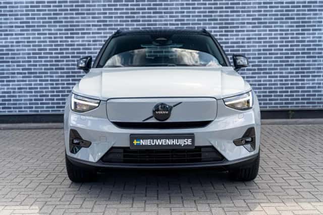 Volvo EX40 (2026) thumbnail 2
